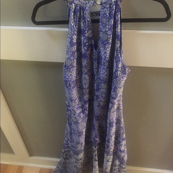 Very flattering blue and white sundress - Picture 2 of 3